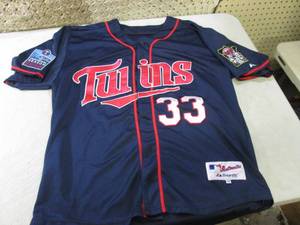 lot 44 image: Minnesota Twins 33 Morneau Jersey S...