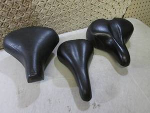 lot 50 image: 3 Bicycle Seats  CSB...
