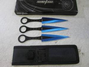lot 90 image: 3pc 7 12 Perfect Point Throwing K...