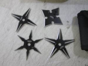 lot 91 image: 4pc 2 12 Perfect Point Throwing S...