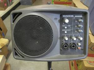 lot 116 image: Mackie SRM150 Compact 150W Powered ...