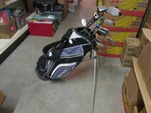 lot 119 image: Golf Mate Golf Bag with Assorted Go...