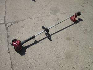 lot 120 image: Red Max Straight Shaft Gas Line Tri...