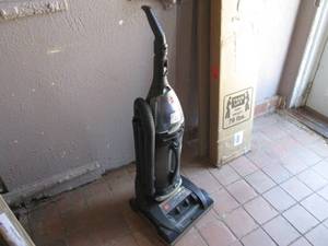 lot 122 image: Hoover Upright Vacuum Cleaner Power...