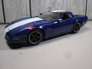 lot 138 image: Maisto Die Cast 1996 Corvette Grand...