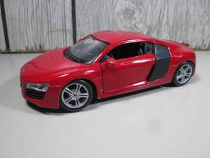 lot 149 image: Maisto Die Cast Audi R8 124 Scale...