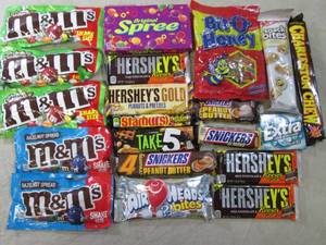 lot 158 image: Assorted Candy  C-1...