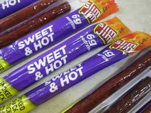 lot 187 image: 16 Slim Jim Sweet & Hot Smoked Snac...