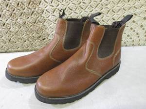 lot 213 image: Piar of Guide Gear Slip On Boots Si...
