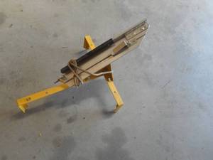 lot 7 image: Clay Pigeon Thrower