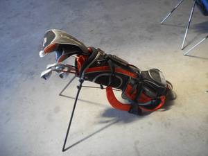 lot 13 image: Lancer Golf Clubs w Bag (pink #3)