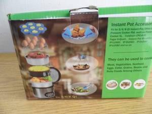 lot 7 image: Instant Pot Accessories