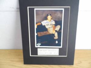 lot 29 image: Mickey Mantle Autographed Photo