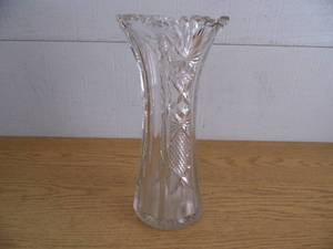 lot 58 image: Crystal Vase