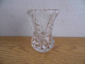 lot 61 image: Small Crystal Vase
