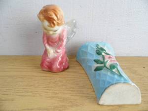 lot 66 image: Angel -Flower - Wall Pockets