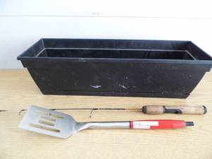 lot 74 image: Planter - Spatula w Lighter - Fishing Rod