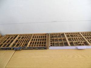 lot 88 image: Lot of 2 Vintage Type Trays