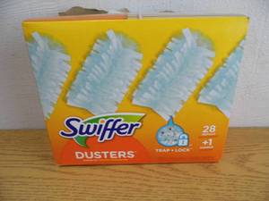 lot 106 image: Swiffer Duster