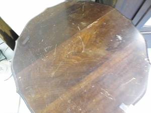 lot 117 image: Round Table