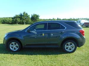 lot 2 image: 2010 Chevy Equinox LS