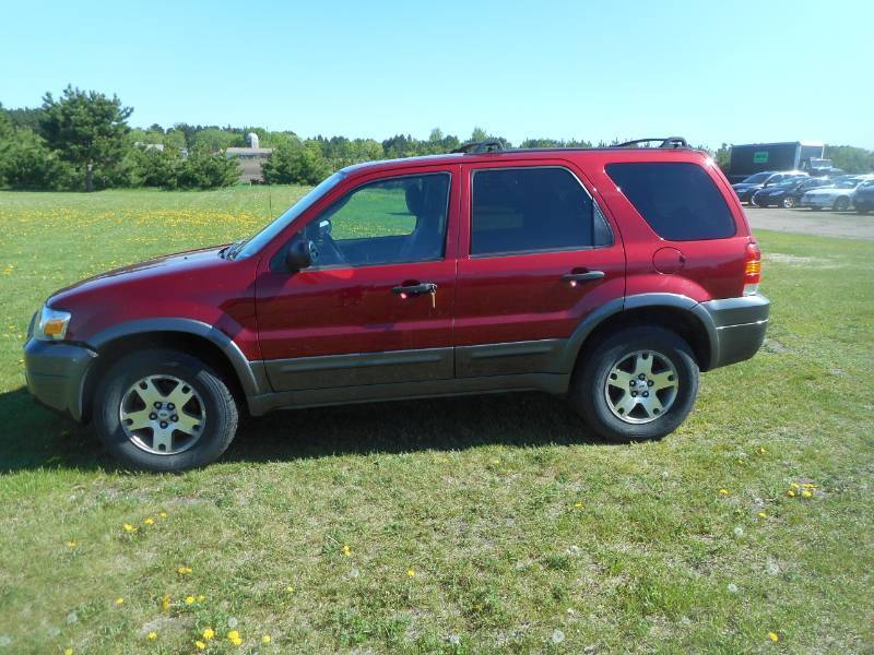 lot 3 image: 2005 Ford Escape XLT 4x4