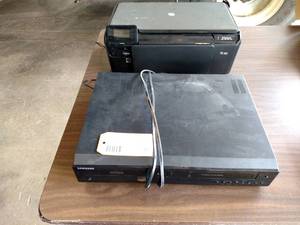 lot 22 image: Samsung VCR & HP Photosmart Printer...