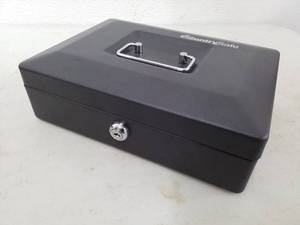lot 3006 image: Sentry Portable Safe
