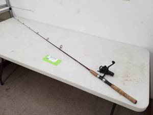 lot 3 image: Flueger Triton GX IM-8 Graphite Fishing Rod with Fishing Reel