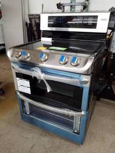 lot 1502 image: LG Stainless Steel 5-Burner Stove Double Oven