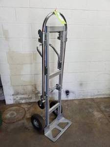 lot 538 image: Metal Hand Truck 4-wheel
