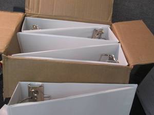 lot 93 image: 4 Avery HD D Ring Binders in White ...