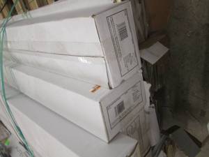 lot 109 image: 8 Cases Home Decorators Collection ...