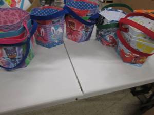 lot 129 image: 15 Assorted Character Easter Basket...