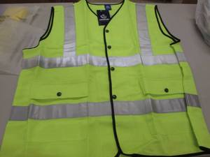 lot 137 image: Lantern Fish 3XL Safety Vest...