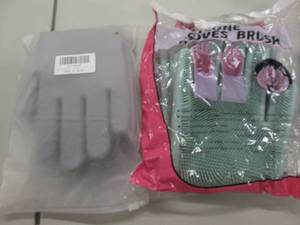 lot 148 image: 2 pr Scrub Dishwashing Gloves Retai...