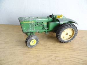 lot 7 image: John Deere 5020 Diesel Tractor