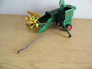 lot 8 image: Oliver Implement