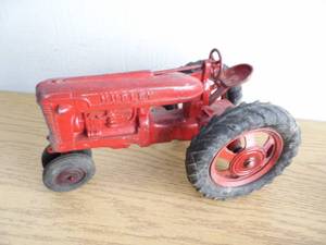 lot 12 image: Hubley Tractor