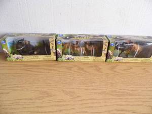 lot 19 image: World Wide Wildlife Figures