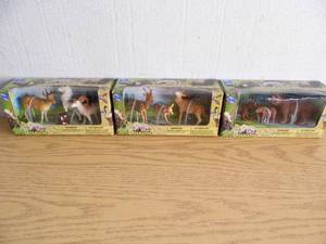 lot 20 image: World Wide Wildlife Figures