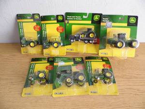 lot 25 image: Ertl John Deere Tractor