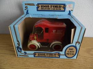 lot 52 image: Ertl 1905 Ford Bank