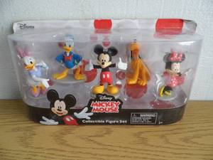 lot 53 image: Disney Figures