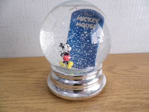 lot 54 image: Mickey Mouse Snow Globe