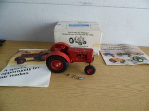 lot 55 image: Co-Op Tractor #3