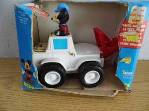 lot 89 image: Mickey Mouse Tow Truck