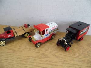 lot 111 image: Vehicle Die Cast Banks