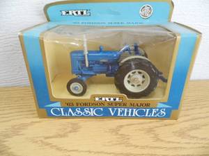 lot 114 image: Ertl Classic 1963 Fordson Super Major