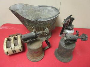 lot 320 image: VINTAGE COAL BUCKET, BLOW TORCHES, HOOK PULLEY, PAINT GUN